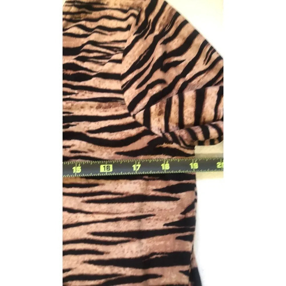Animal Print Long Sleeve Peplum Top V Neck Blouse - Picture 15 of 15